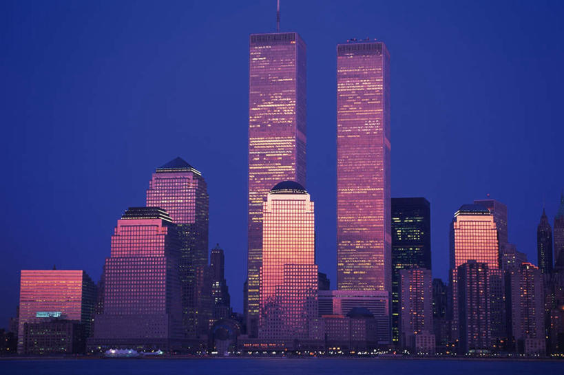 无人,高楼大厦,横图,室外,白天,仰视,度假,美景,日落,城市风光,标志建筑,城市,大厦,地标,建筑,摩天大楼,纽约,美国,阴影,光线,影子,景观,晚霞,霞光,曼哈顿,娱乐,建设,蓝色,蓝天,天空,阳光,黄昏,天,享受,休闲,景色,彩霞,放松,北美,北美洲,美洲,纽约州,帝国之州,帝国州,世界贸易中心,北亚美利加洲,亚美利加洲,夕阳,彩图,低角度拍摄,大楼,高层建筑,高楼,摩天楼,曼哈顿岛,纽约世界贸易中心,世贸中心,双子大楼