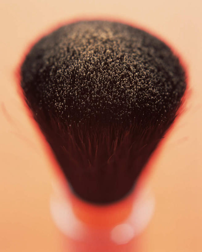 无人,竖图,俯视,室内,特写,白天,化妆,美容,桌面,静物,一把,护肤,朦胧,模糊,化妆刷,刷子,保养,享受,休闲,橙色,放松,保健,摄影,影棚,美容工具,养颜,彩妆刷,化妆工具,蜜粉刷,彩图,高角度拍摄,影棚拍摄,拍摄