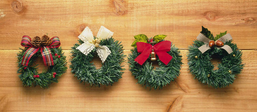 无人,横图,室内,特写,白天,正面,门,松树,叶子,金属制品,圣诞节,一排,节日,庆祝,整齐,装饰,金属,木制,花环,铃铛,坚果,绿叶,缎带,文化,排列,两个,一个,木制品,门框,四个,庆典,金色,嫩叶,摄影,影棚,单个,纪念,华丽,修饰,圣诞花环,点缀,队列,橡果,橡树果,衬托,美观,雅致,雅观,橡栗,橡实,橡树子,橡子,圣诞圈,叶,叶片,彩图,影棚拍摄,拍摄