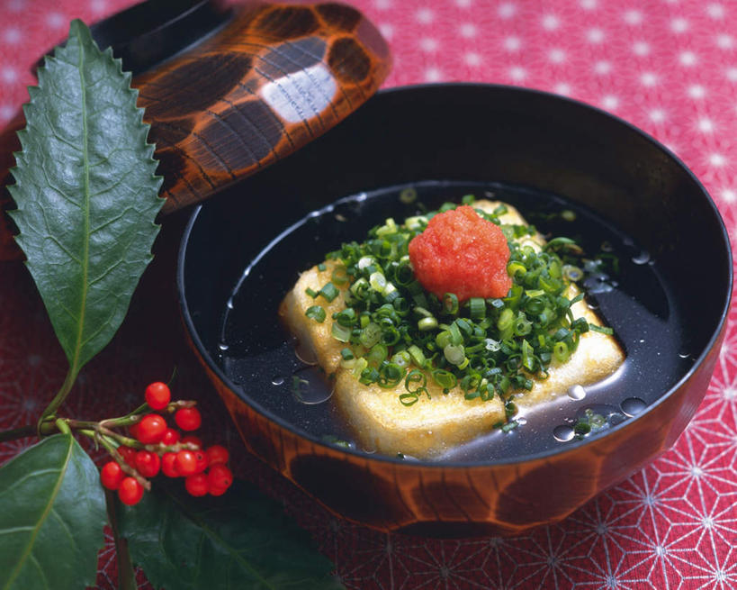 豆腐,无人,横图,俯视,室内,特写,白天,烹饪,餐桌,桌子,蔬菜,餐具,朦胧,模糊,新鲜,布料,斑点,葱,青葱,油炸,日本料理,料理,食品,布纹,菜肴,美食,桌布,食物,一个,餐巾,台布,碗,日式料理,日式,摄影,冬青,佳肴,有机食品,绿色食品,影棚,单个,餐台,一份,豆制品,枸骨冬青,构骨,猫儿刺,鸟不宿,进餐用具,烹调用具,彩图,高角度拍摄,影棚拍摄,拍摄