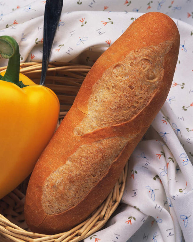 点心,面包,无人,交叉,竖图,俯视,室内,特写,白天,桌面,桌子,竹子,辣椒,蔬菜,一块,竹制,新鲜,编织,木制,布,篮子,勺子,长条,食品,面点,食物,糕点,一个,黄色,白色,木制品,竹篮,调羹,汤匙,有机食品,绿色食品,单个,竹条,交织,竹制品,彩椒,辣角,红海椒,大椒,辣虎,广椒,穿插,甜椒,柿子椒,辣子,海椒,番椒,灯笼椒,彩图,高角度拍摄