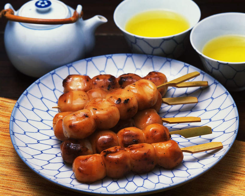 无人,横图,俯视,室内,特写,白天,烹饪,幸福,餐桌,茶,桌子,杯子,餐具,许多,瓷器,碟子,盘,日本料理,茶叶,料理,食品,陶瓷制品,饮品,娱乐,菜肴,美食,食物,盘子,碟,日式料理,花茶,享受,休闲,日式,温馨,放松,乐趣,保健,养生,佳肴,餐台,花草茶,舒适,瓷杯,章鱼烧,章鱼小丸子,章鱼丸,香花茶,香片,熏花茶,章鱼丸子,彩图,高角度拍摄