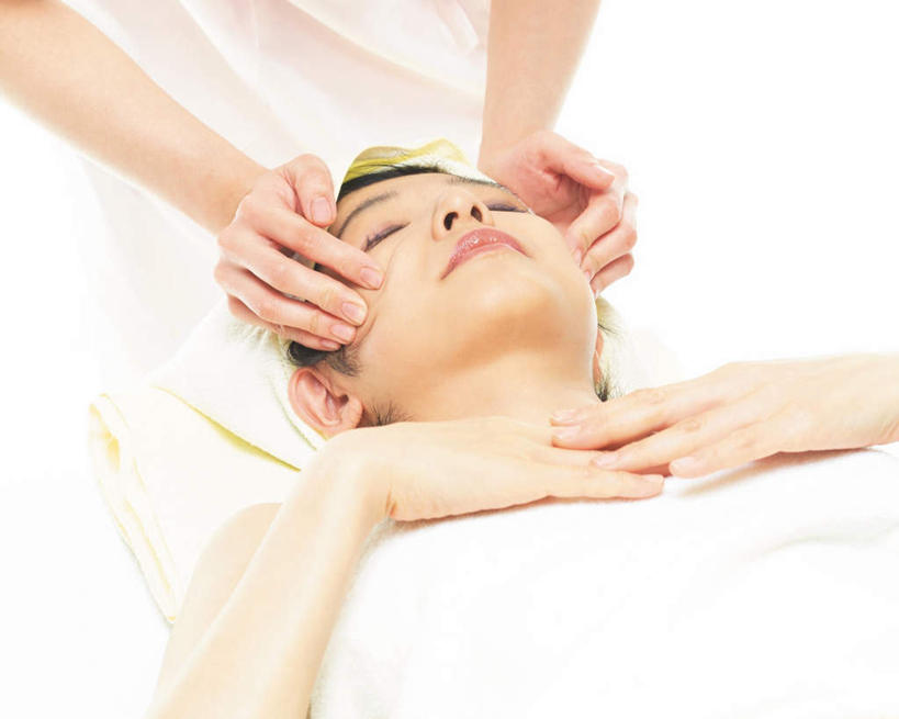 东方人,手,两个人,按摩师,美容师,躺,闭眼,横图,俯视,室内,白天,白色背景,按摩,化妆,美容,床,亚洲,护肤,床单,黄种人,被子,裸露,顾客,按,保养,享受,休闲,手部,放松,搭,SPA水疗,保健,温泉浴场,摄影,单人床,影棚,赤裸,被单,搭着,裸,养颜,指压,卧着,年轻女性,女人,女性,亚洲人,技师,矿泉疗养地,闭眼睛,闭着眼,闭着眼睛,躺着,卧,半身,彩图,高角度拍摄,影棚拍摄,水疗,推拿,拍摄