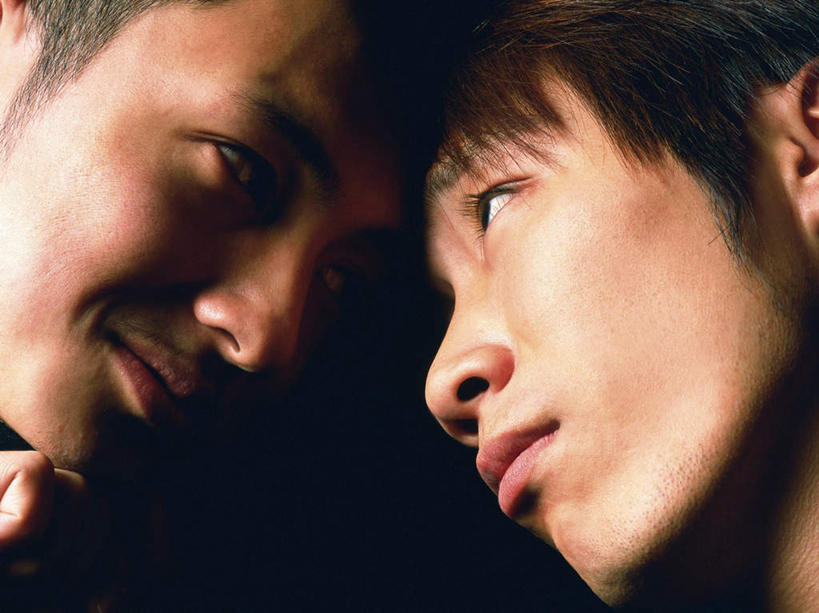 东方人,脸,头,脸颊,两个人,伙伴,朋友,笑,微笑,露齿笑,横图,室内,特写,白天,侧面,友谊,亚洲,黑色背景,注视,黄种人,相视,观察,看,面对面,摄影,影棚,观看,对视,察看,关注,相对,暧昧,相看,友情,男人,男性,年轻男性,亚洲人,头部,脸部,脸蛋,面部,半身,彩图,影棚拍摄,拍摄