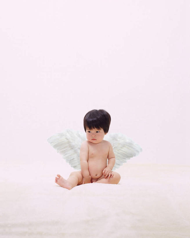 东方人,婴儿,儿童,头发,一个人,坐,笑,摸,微笑,竖图,室内,白天,白色背景,正面,纯洁,床,羽毛,亚洲,仅一个人,抚摸,柔软,翅膀,床单,一对,注视,黄种人,被子,裸露,小孩,白色,黑色,观察,看,可爱,摄影,单人床,活泼,影棚,赤裸,观看,察看,被单,神圣,关注,宝宝,裸,洁白,纯真,烂漫,无邪,伶俐,天真,亚洲人,孩子,触摸,接触,坐着,彩图,全身,影棚拍摄,拍摄