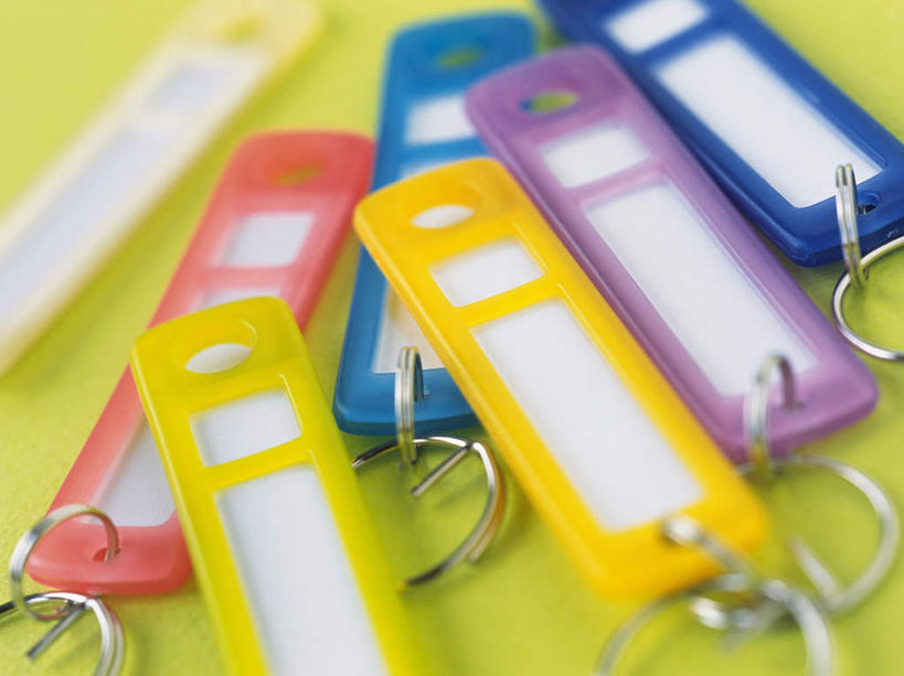 无人,横图,俯视,彩色,室内,特写,白天,桌子,静物,一堆,许多,绿色背景,堆叠,堆积,朦胧,模糊,散落,钥匙圈,黄色,红色,蓝色,紫色,堆,五颜六色,色彩斑斓,五彩缤纷,钥匙扣,五彩斑斓,五光十色,彩图,高角度拍摄