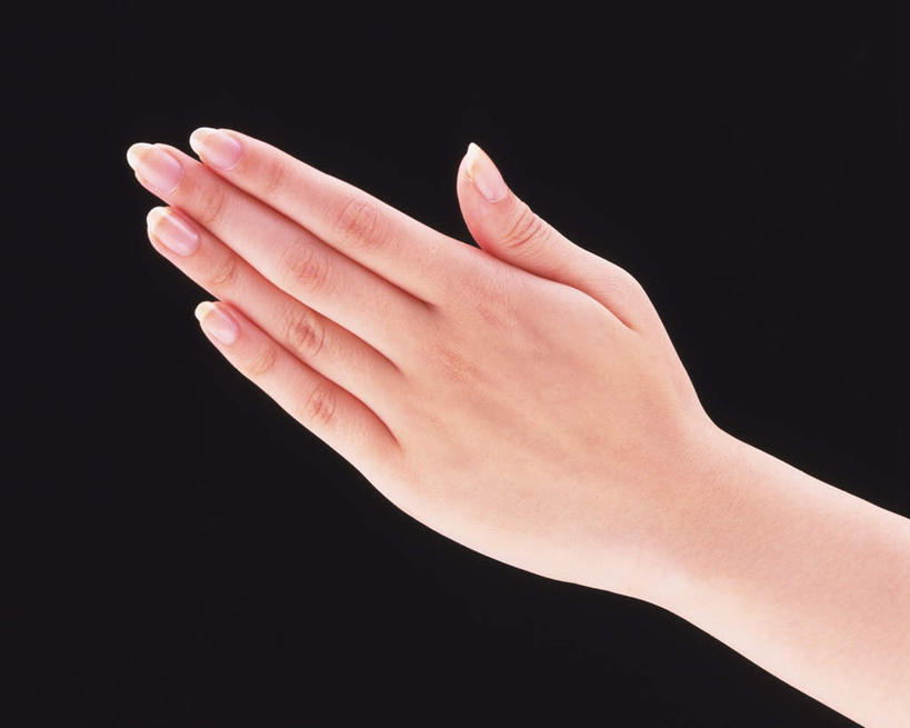 东方人,手,手掌,一个人,举,横图,室内,白天,正面,亚洲,仅一个年轻女性,仅一个女性,仅一个人,黑色背景,黄种人,并拢,托,手部,合并,摄影,影棚,单手,年轻女性,女人,女性,亚洲人,举起,举手,举着,向上举,向上伸,向上托,半身,彩图,影棚拍摄,拍摄