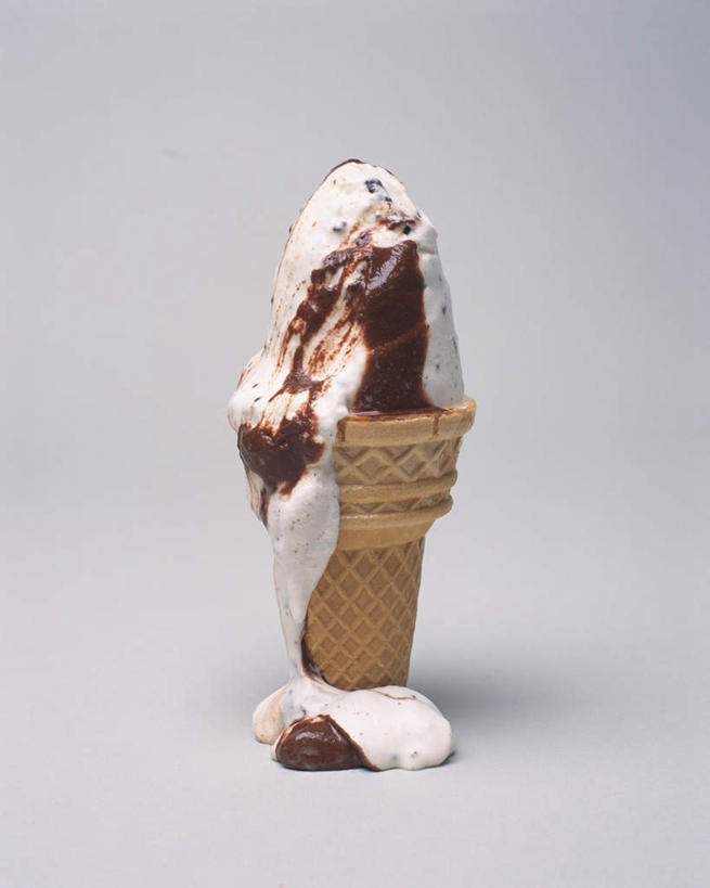 无人,竖图,室内,特写,白天,白色背景,正面,桌面,阴影,反射,影子,冰激凌,清凉,一个,冷饮,舒服,冰淇淋,摄影,影棚,单个,解暑,溢出,解渴,雪糕,舒爽,冰糕,消暑,彩图,影棚拍摄,拍摄