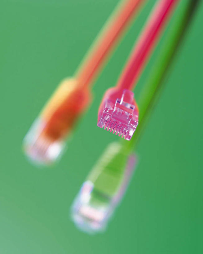 无人,竖图,俯视,室内,特写,白天,通讯,数据,静物,一堆,绿色背景,阴影,堆叠,堆积,朦胧,模糊,反射,传输,影子,三个,摄影,USB接口,通用串行总线,影棚,堆,接口,网线,端口,水晶头,线缆,彩图,高角度拍摄,影棚拍摄,拍摄