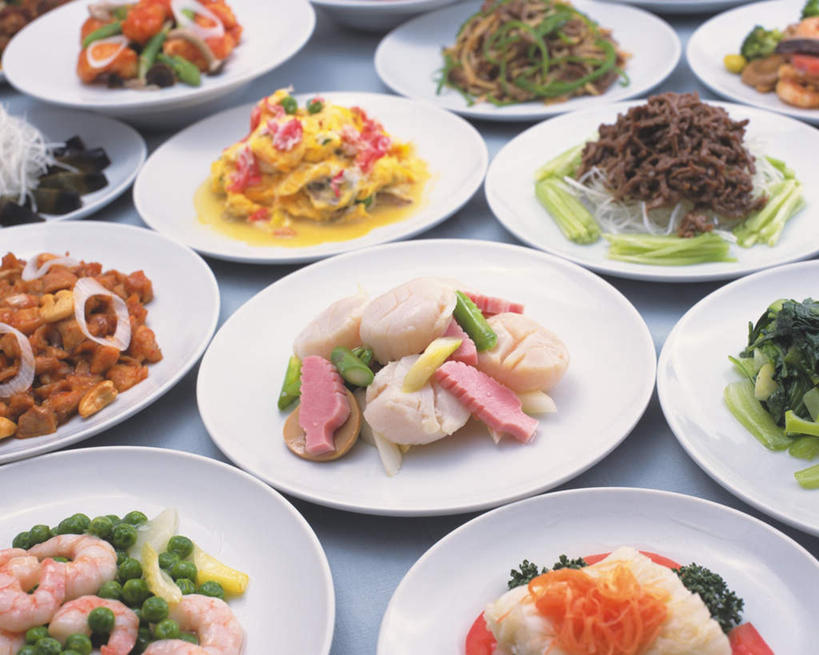 无人,横图,俯视,室内,特写,白天,烹饪,植物,餐桌,桌子,蔬菜,餐具,许多,阴影,新鲜,光线,布料,碟子,盘,影子,豆类,豆子,青菜,青椒,豌豆,蛋,鸡蛋,肉,虾仁,料理,食品,坚果,扇贝,布纹,肉丝,猪肉,萝卜丝,切丝,荷兰豆,菜肴,美食,肉类,桌布,食物,盘子,餐巾,碟,台布,中式,佳肴,有机食品,绿色食品,餐台,腰果,雪豆,肉食,豆科,大椒,豚肉,草鸡蛋,菜椒,寒豆,毕豆,麻累,国豆,小寒豆,麦豌豆,进餐用具,烹调用具,甜椒,柿子椒,灯笼椒,彩图,高角度拍摄