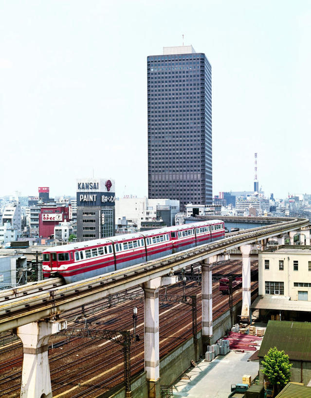 无人,高楼大厦,竖图,俯视,室外,白天,度假,美景,植物,城市风光,城市,大厦,建筑,摩天大楼,铁路,火车,东京,日本,亚洲,阴影,光线,影子,景观,轨道,新干线,娱乐,车,树,树木,绿色,蓝天,天空,阳光,自然,交通工具,天,享受,休闲,景色,放松,生长,成长,东亚,本州,关东地方,本州岛,日本国,东京都,彩图,高角度拍摄,大楼,高层建筑,高楼,摩天楼