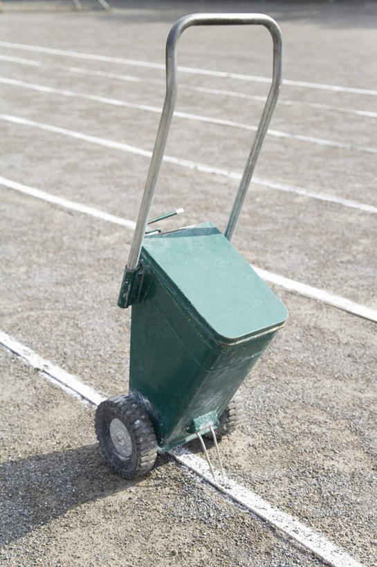 体育馆,运动场,竖图,俯视,室外,特写,白天,静物,界线,线,设备,体育场,一个,绿色,田径场,单个,界限,边界,运动馆,划线机,划线设备,半身,彩图,高角度拍摄