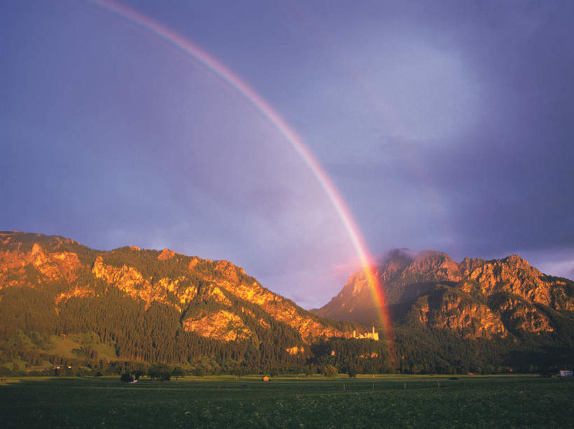 无人,横图,室外,白天,正面,旅游,度假,彩虹,草地,草坪,河流,美景,山,山脉,水,植物,德国,欧洲,波纹,河水,景观,山峰,水流,云,云朵,山峦,云彩,娱乐,新天鹅堡,草,蓝色,绿色,白云,蓝天,水纹,天空,自然,波浪,群山,天,享受,休闲,景色,放松,西欧,自然风光,德意志联邦共和国,新天鹅城堡,巴伐利亚,巴伐利亚州,拜恩州,拜恩自由州,虹,虹桥,七彩虹,天虹,彩图