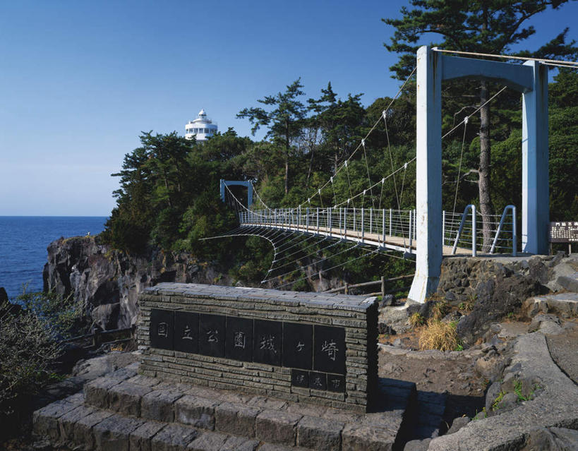 无人,横图,室外,白天,正面,旅游,度假,草地,草坪,海浪,海洋,森林,树林,植物,楼梯,标志建筑,大桥,地标,建筑,立交桥,桥梁,静冈县,日本,亚洲,日文,标志,文字,字符,阶梯,浪花,高架,斜拉桥,桥,娱乐,标识,建设,台阶,草,树,树木,蓝色,绿色,蓝天,天空,海水,天,享受,休闲,旅游胜地,放松,生长,成长,海景,东亚,本州,本州岛,日本国,中部地方,静冈,日语,大海,风浪,海,海水的波动,近岸浪,涌浪,彩图