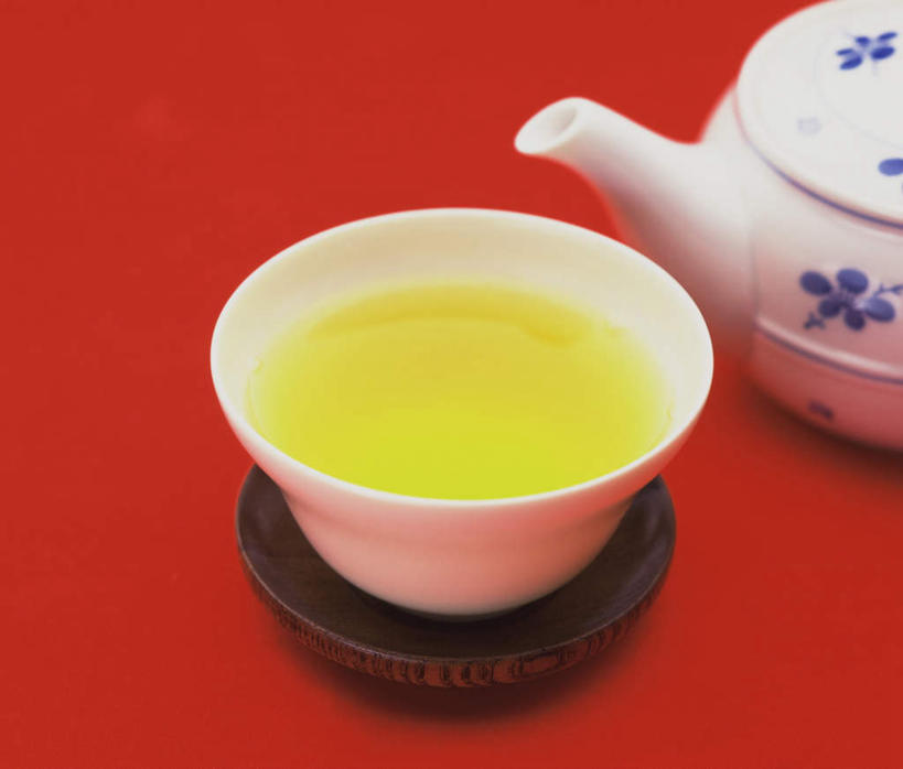 无人,横图,俯视,室内,特写,白天,幸福,茶,桌面,桌子,杯子,红色背景,木制,壶,茶叶,娱乐,水壶,茶壶,木制品,水杯,享受,休闲,温馨,放松,乐趣,摄影,影棚,提神,舒适,醒脑,茶杯,彩图,高角度拍摄,影棚拍摄,拍摄