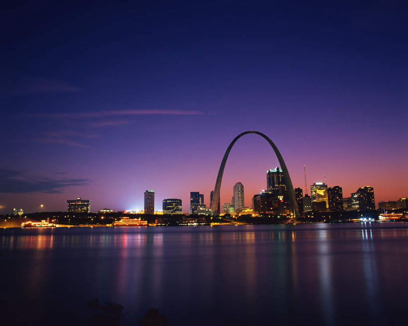 无人,高楼大厦,横图,彩色,室外,夜晚,正面,度假,办公楼,海浪,海洋,美景,城市风光,标志建筑,城市,大厦,地标,建筑,摩天大楼,霓虹灯,写字楼,夜景,美国,景观,浪花,灯光,七彩,娱乐,光源,建设,霓虹,灯,天空,海水,楼宇,天,享受,休闲,商务楼,景色,放松,北美,北美洲,照明设备,美洲,海景,氖灯,北亚美利加洲,亚美利加洲,密苏里,密苏里州,索证之州,圣路易斯,圣卢易斯,圣路易士,盖特威拱门,萨尔南拱门,圣路易弧形拱门,圣路易斯拱门,西进之门,大海,风浪,海,海水的波动,近岸浪,涌浪,彩图,大楼,高层建筑,高楼,摩天楼