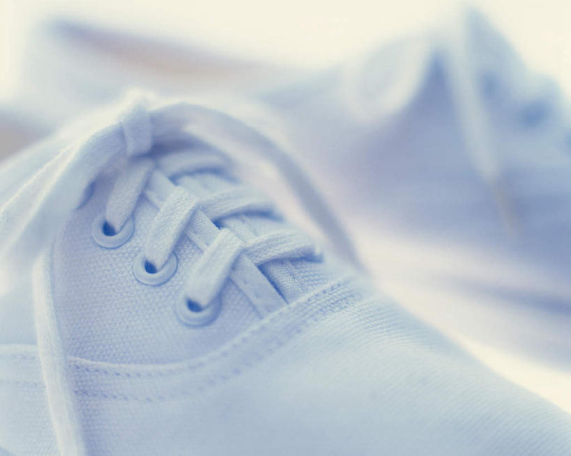 无人,横图,俯视,室内,特写,白天,运动鞋,锻炼,运动,静物,鞋子,一双,朦胧,模糊,白色,帆布鞋,体育,彩图,高角度拍摄,健身