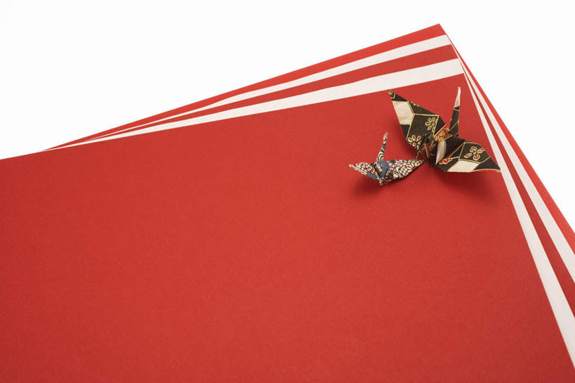 无人,横图,俯视,室内,特写,白天,白色背景,静物,一堆,许多,堆叠,堆积,艺术,折纸,纸艺,手工艺品,纸张,千纸鹤,文化,两个,红色,白色,纸鹤,工艺品,摄影,影棚,堆,高雅,工艺折纸,自信心,品位,彩图,高角度拍摄,影棚拍摄,拍摄