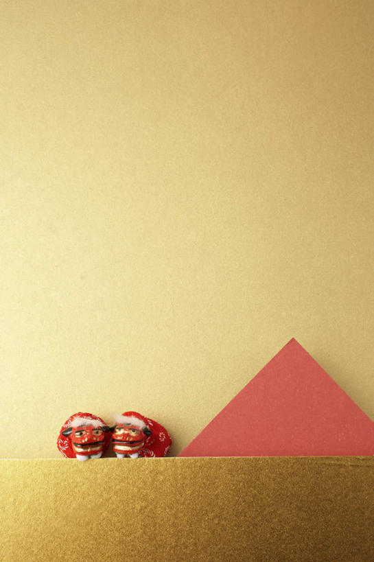 无人,竖图,俯视,室内,特写,白天,游戏,静物,玩具,舞狮,表演,黄色背景,辟邪,玩偶,玩,文化,娱乐,两个,祈祷,祈福,休闲,健康,益智,许愿,摄影,影棚,活动,祈求,发泄,消遣,智力,舞狮子,宣泄,驱邪,祛邪,避邪,狮灯,狮子舞,平安,玩耍,嬉戏,彩图,高角度拍摄,影棚拍摄,拍摄,舞蹈