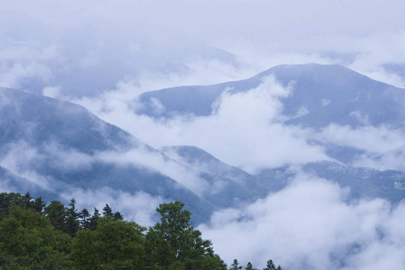 无人,横图,俯视,航拍,室外,白天,旅游,度假,美景,森林,山,山脉,树林,植物,雾,长野县,日本,亚洲,朦胧,模糊,景观,山峰,山峦,娱乐,树,树木,绿色,自然,群山,享受,休闲,景色,放松,生长,成长,迷雾,鸟瞰,自然风光,东亚,本州,本州岛,日本国,中部地方,长野,乘鞍高原,大雾,彩图,高角度拍摄
