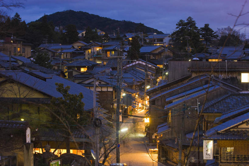 无人,家,横图,俯视,室外,夜晚,旅游,度假,美景,植物,城市风光,城市,道路,建筑,路,夜景,照明,京都,日本,亚洲,房屋,屋子,景观,公寓,小路,灯光,交通,娱乐,建设,洋房,楼房,住宅,灯,树,树木,绿色,自然,灯具,享受,休闲,景色,放松,京都府,生长,成长,照亮,照明设备,东亚,本州,本州岛,日本国,近畿地方,近畿,彩图,高角度拍摄,房子