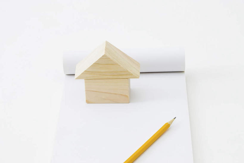 无人,家,木屋,横图,俯视,室内,特写,白天,白色背景,静物,一本,朦胧,模糊,立体,空间,笔,办公用品,记事本,住宅,文具,一个,白纸,本子,笔记本,模型,铅笔,学习用品,打开,规划,摄影,影棚,单个,文具用品,一支,开启,直观,建筑模型,建筑设计,空白,设计,彩图,高角度拍摄,影棚拍摄,拍摄,茅舍,茅屋,棚屋,小木屋,小屋