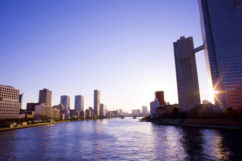 无人,高楼大厦,横图,室外,白天,仰视,度假,河流,美景,日落,水,城市风光,城市,大厦,建筑,摩天大楼,东京,日本,亚洲,许多,阴影,朦胧,模糊,光线,影子,河水,景观,水流,晚霞,霞光,落日,中央区,背光,娱乐,建设,阳光,黄昏,享受,休闲,景色,彩霞,放松,逆光,东亚,本州,关东地方,本州岛,日本国,东京都,夕照,夕阳,彩图,低角度拍摄,大楼,高层建筑,高楼,摩天楼,斜阳