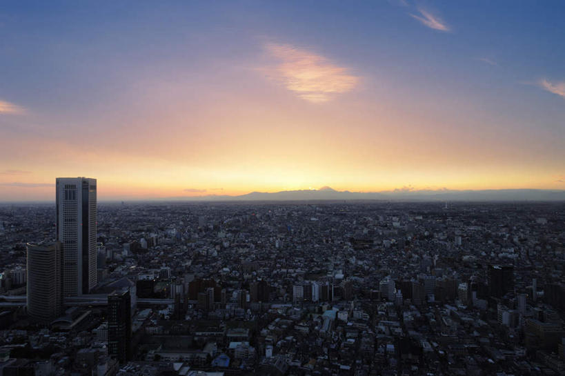 无人,高楼大厦,横图,俯视,航拍,室外,白天,度假,美景,日落,城市风光,城市,大厦,建筑,摩天大楼,东京,日本,阴影,朦胧,模糊,光线,影子,地平线,景观,晚霞,霞光,云,云朵,辽阔,地面,新宿,云彩,娱乐,建设,蓝色,白云,蓝天,天空,阳光,黄昏,天,享受,休闲,广阔,景色,彩霞,放松,晴朗,一望无际,鸟瞰,延伸,东亚,本州,关东地方,本州岛,日本国,东京都,新宿区,天地相交,县厅,东京市,无边无际,一马平川,晴空,夕阳,彩图,高角度拍摄,大楼,高层建筑,高楼,摩天楼
