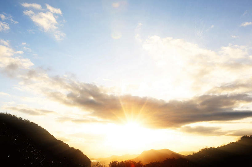 无人,横图,室外,白天,正面,旅游,度假,日出,美景,山,山脉,太阳,植物,日本,亚洲,阴影,光线,影子,景观,山峰,云,云朵,朝霞,晨曦,黎明,山峦,云彩,娱乐,树,树木,蓝色,绿色,白云,蓝天,天空,阳光,自然,群山,天,享受,休闲,景色,放松,生长,成长,自然风光,东亚,日本国,四国地方,四国,四国岛,香川,香川县,朝阳,彩图,破晓