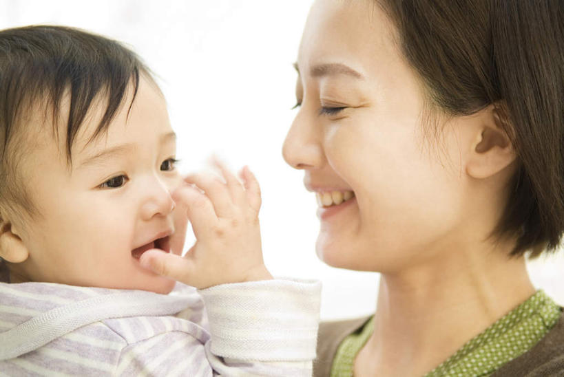 东方人,儿童,两个人,家庭,母亲,儿子,站,抱,笑,微笑,露齿笑,横图,室内,白天,白色背景,正面,纯洁,亚洲,黄种人,小孩,站着,温暖,温馨,母子,一家人,可爱,母爱,童年,童趣,摄影,影棚,抱着,和睦,搂着,童真,烂漫,无邪,天真,男孩,年轻女性,女人,女性,亚洲人,孩子,年轻人,搂,搂抱,站立,半身,彩图,影棚拍摄,拍摄,融洽,男生