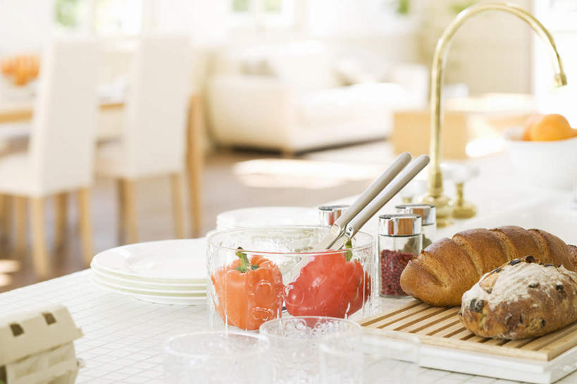 点心,面包,无人,横图,俯视,室内,特写,白天,蔬菜,西红柿,静物,朦胧,模糊,新鲜,水槽,水龙头,食品,面点,食物,糕点,有机食品,绿色食品,樱桃番茄,圣女果,番茄,彩图,高角度拍摄