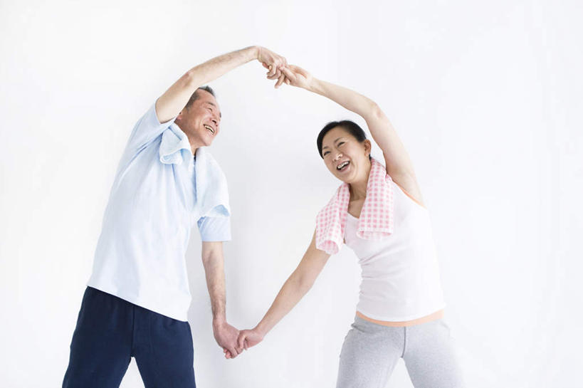 东方人,两个人,夫妻,站,握手,笑,微笑,露齿笑,横图,室内,白天,白色背景,正面,爱情,锻炼,运动,亚洲,浪漫,黄种人,站着,恩爱,恋人,摄影,影棚,体育,男人,男性,女人,女性,中年男性,中年女性,亚洲人,夫妇,情侣,搀手,拉手,手搀手,手拉手,手牵手,手握手,站立,半身,彩图,影棚拍摄,健身,拍摄,伴侣