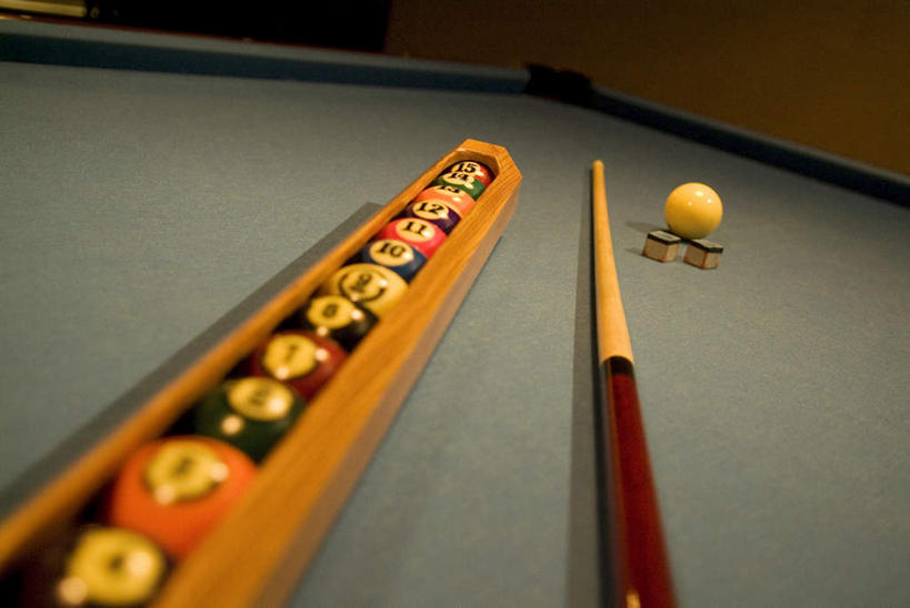 无人,横图,俯视,室内,特写,白天,锻炼,运动,台球,静物,一排,许多,撞球,整齐,球杆,运动器械,彩球,球,排列,球体,健身器械,台球桌,队列,健身器材,斯诺克,斯诺克球,斯诺克台球,体育,桌球,彩图,高角度拍摄,健身,运动器材
