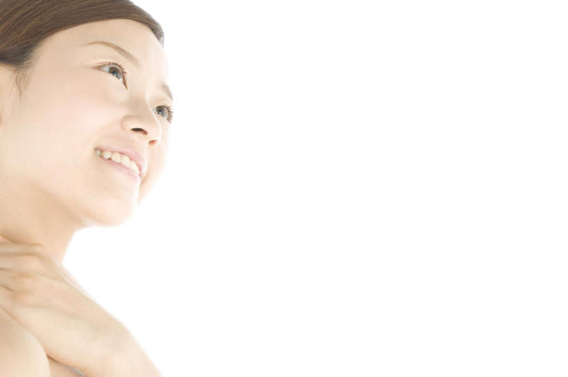 东方人,脸,头,脸颊,手,一个人,站,双手交叉,横图,室内,特写,白天,白色背景,仰视,亚洲,双手,仅一个年轻女性,仅一个女性,仅一个人,墙,注视,黄种人,肩膀,墙壁,墙面,低头,观察,看,站着,手部,摄影,影棚,观看,察看,双手抱胸,关注,年轻女性,女人,女性,亚洲人,头部,脸部,脸蛋,面部,站立,半身,彩图,低角度拍摄,影棚拍摄,拍摄