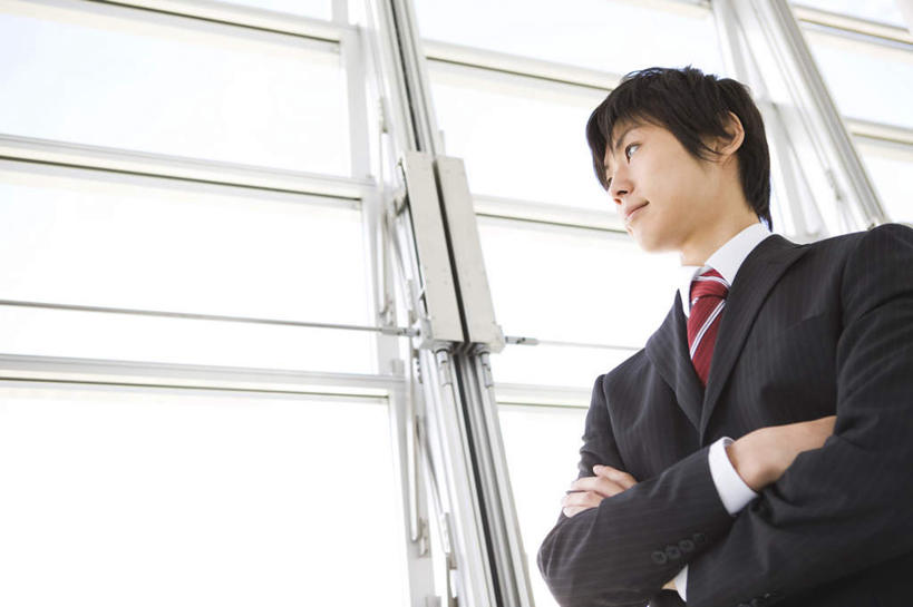 东方人,一个人,商务人士,商务男性,办公室,站,双手交叉,横图,室内,白天,仰视,衬衫,窗户,亚洲,仅一个男性,仅一个人,套装,领带,注视,黄种人,玻璃窗,仅一个年轻男性,观察,看,站着,观看,察看,双手抱胸,象征,庄重,关注,商务装,身份,工薪阶层,正式,地位,年轻男性,亚洲人,年轻人,白领,上班族,站立,半身,彩图,低角度拍摄,衬衣