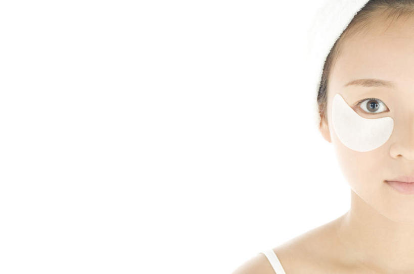 东方人,脸,头,脸颊,一个人,站,横图,室内,特写,白天,白色背景,正面,化妆,美容,亚洲,仅一个年轻女性,仅一个女性,仅一个人,护肤,纺织物,注视,黄种人,肩膀,毛巾,观察,看,清洁,站着,保养,享受,休闲,眼罩,放松,保健,摄影,影棚,观看,保暖,察看,眼膜,关注,透气,养颜,防水,眼贴,储水,耐磨,吸水,年轻女性,女人,女性,亚洲人,头部,脸部,脸蛋,面部,站立,半身,彩图,影棚拍摄,拍摄