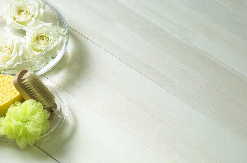 横图,俯视,室内,特写,白天,爱情,化妆,美容,幸福,纯洁,热情,玫瑰,玻璃,三朵,护肤,盛开,透明,海绵,水缸,玫瑰花,浪漫,花蕾,玻璃制品,花,花瓣,花朵,鲜花,白色,刷子,浴球,花苞,花蕊,清洁,保养,享受,休闲,温暖,温馨,恩爱,放松,保健,和睦,感动,养颜,洗脸海绵,洗脸扑,洗脸绵,尊敬,天真,刺玫花,徘徊花,彩图,高角度拍摄,融洽