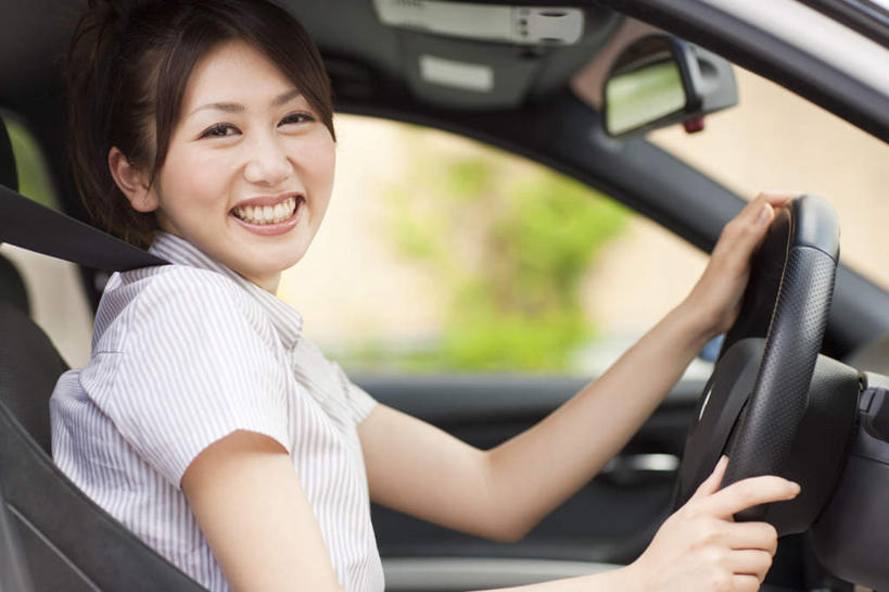 东方人,一个人,坐,横图,室外,白天,侧面,安全,镜子,汽车,亚洲,仅一个年轻女性,仅一个女性,仅一个人,握,服装,朦胧,模糊,反射,带子,防护,反光镜,交通,扭头,注视,休闲装,黄种人,车,衣服,安全带,方向盘,绳子,交通工具,轿车,观察,看,转头,休闲,车内,休闲服,握着,服饰,观看,保护,绳索,镜像,察看,生命,镜面,关注,载具,保险,安全绳,光学,保全,周全,安稳,安定,凸面镜,平安,年轻女性,女人,女性,亚洲人,坐着,半身,彩图,广角镜