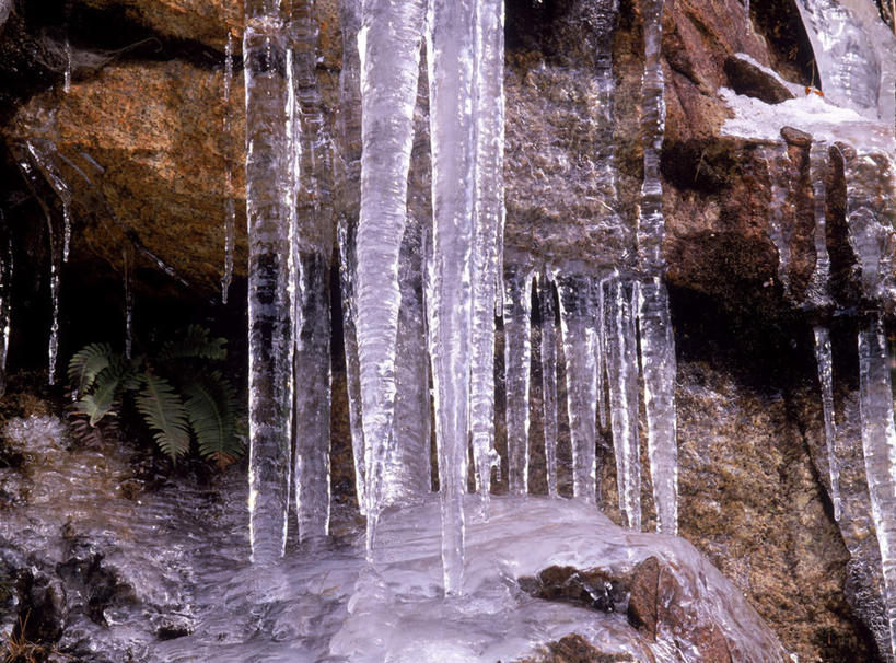 无人,横图,室外,特写,白天,仰视,旅游,度假,石头,美景,长野县,日本,亚洲,吊挂,悬挂,清澈,石子,冰,景观,冰块,冰柱,挂,娱乐,自然,享受,休闲,景色,放松,寒冷,冰冷,自然风光,东亚,本州,本州岛,日本国,中部地方,长野,严寒,冰凉,酷寒,凛冽,凛凛,极冷,清亮,石块,岩石,彩图,低角度拍摄