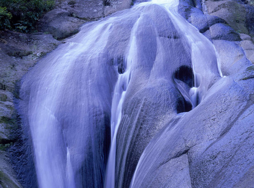 无人,横图,室外,白天,仰视,旅游,度假,礁石,石头,美景,瀑布,水,植物,秋田县,日本,亚洲,飞溅,溅,石子,液体,景观,水滴,苔藓,娱乐,水珠,绿色,自然,享受,休闲,景色,放松,喷洒,自然风光,东亚,本州,本州岛,日本国,秋田,东北地方,跌水,礁,石块,岩石,彩图,低角度拍摄