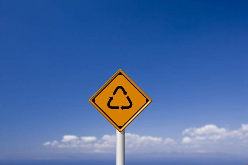 无人,横图,室外,白天,仰视,指示牌,阴影,环保,光线,标志,影子,云,云朵,云彩,方向,箭头,三个,一个,黄色,蓝色,黑色,白云,蓝天,天空,阳光,天,能源,晴朗,单个,回收,资源,指向,利用,低碳,循环,簇,持续,晴空,彩图,低角度拍摄