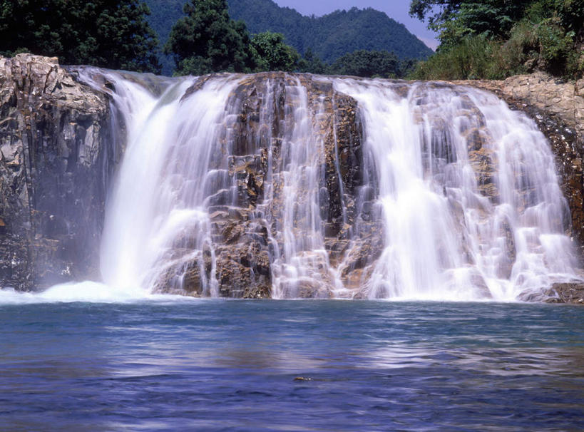 无人,横图,室外,白天,正面,长时间曝光,旅游,度假,石头,美景,瀑布,水,植物,爱知县,日本,亚洲,阴影,飞溅,溅,光线,石子,液体,影子,景观,水滴,娱乐,水珠,树,树木,绿色,阳光,自然,享受,休闲,景色,放松,生长,成长,喷洒,自然风光,曝光,东亚,本州,本州岛,日本国,中部地方,爱知,暴光,跌水,石块,岩石,彩图