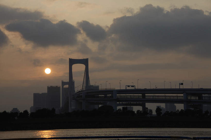 无人,高楼大厦,横图,室外,白天,正面,旅游,度假,海浪,海洋,日落,标志建筑,大桥,大厦,地标,建筑,立交桥,摩天大楼,桥梁,东京,日本,亚洲,浪花,晚霞,霞光,云,云朵,高架,斜拉桥,桥,彩虹大桥,云彩,娱乐,建设,蓝色,白云,蓝天,天空,海水,黄昏,天,享受,休闲,旅游胜地,彩霞,放松,海景,东亚,本州,关东地方,本州岛,日本国,东京都,日本彩虹大桥,大海,风浪,海,海水的波动,近岸浪,涌浪,夕阳,彩图,大楼,高层建筑,高楼,摩天楼