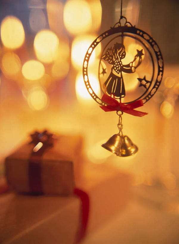 无人,竖图,俯视,室内,特写,白天,幸福,运气,静物,风铃,礼盒,礼物,圣诞节,节日,朦胧,模糊,庆祝,纸盒,文化,盒子,包装盒,礼品盒,祈祷,祈福,庆典,警示,许愿,礼品,纪念,祈求,吉祥,平和,问候,警惕,思念,想念,玉振,幸运,占风铎,彩图,高角度拍摄