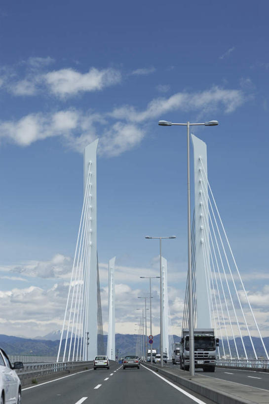 无人,竖图,室外,白天,正面,旅游,度假,美景,大桥,立交桥,路灯,桥梁,汽车,照明,日本,亚洲,阴影,光线,影子,景观,云,云朵,高架,斜拉桥,桥,灯光,云彩,娱乐,车,灯,蓝色,白云,蓝天,天空,阳光,自然,交通工具,轿车,天,享受,休闲,景色,放松,照亮,照明设备,自然风光,载具,东亚,本州,关东地方,本州岛,日本国,崎玉,崎玉县,彩图