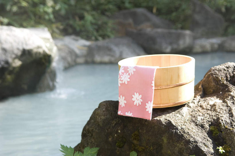 无人,横图,室外,白天,正面,按摩,美容,旅游,度假,草地,草坪,礁石,石头,美景,水,植物,日本,亚洲,一条,护肤,阴影,波纹,光线,木制,石子,液体,影子,景观,水滴,娱乐,草,树,树木,一个,粉色,绿色,水纹,阳光,自然,木制品,毛巾,波浪,保养,享受,休闲,浴盆,景色,放松,SPA水疗,保健,温泉浴场,生长,单个,成长,自然风光,东亚,养颜,本州,本州岛,日本国,中部地方,新潟,新潟县,礁,石块,岩石,矿泉疗养地,彩图,水疗