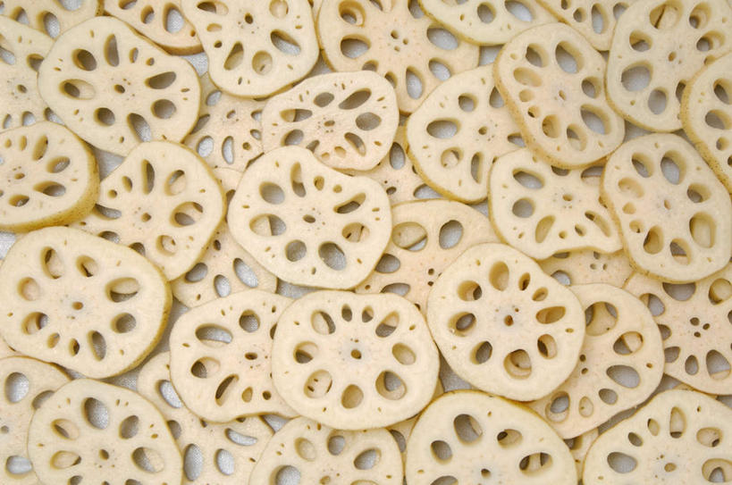 无人,横图,俯视,室内,白天,白色背景,桌面,蔬菜,一堆,许多,切开,切片,阴影,堆叠,堆积,新鲜,围绕,光线,影子,食品,藕,食物,排列,黄色,阳光,切,摄影,有机食品,绿色食品,影棚,堆,圆孔,队列,剖面,切面,莲藕,彩图,高角度拍摄,影棚拍摄,拍摄