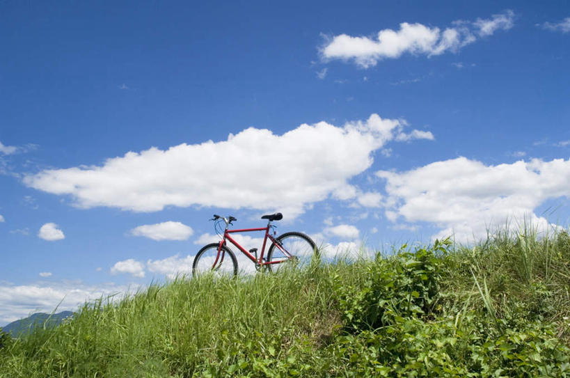 无人,横图,室外,白天,仰视,旅游,度假,草地,草坪,美景,植物,自行车,长野县,日本,亚洲,一辆,阴影,光线,影子,景观,云,云朵,云彩,娱乐,车,脚踏车,草,蓝色,绿色,白云,蓝天,天空,阳光,自然,交通工具,天,享受,休闲,景色,放松,自然风光,载具,东亚,本州,本州岛,日本国,中部地方,长野,彩图,低角度拍摄