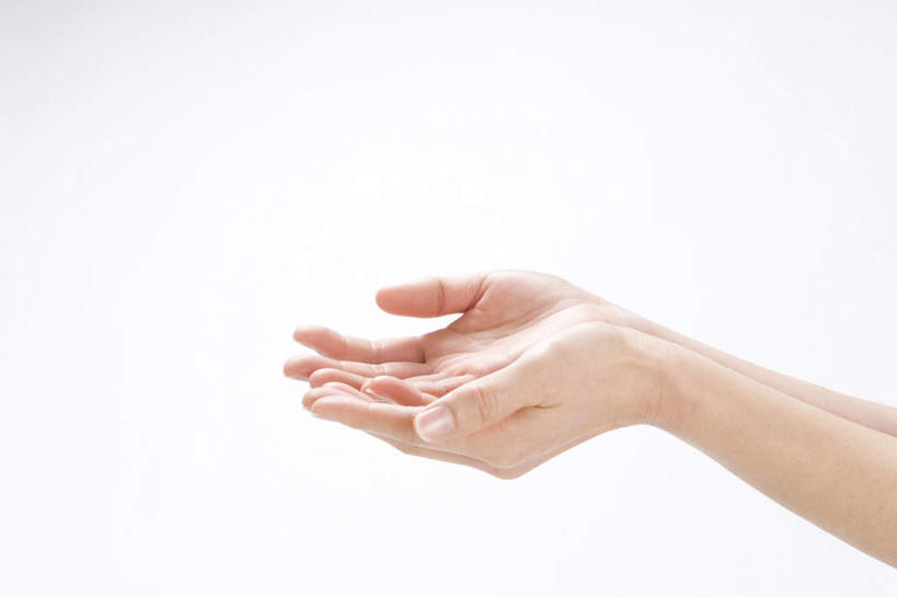 手,举,捧,摸,横图,室内,特写,白天,白色背景,侧面,抚摸,托,手部,摄影,影棚,触摸,端,端着,接触,举起,举手,举着,捧着,手捧,向上举,向上伸,向上托,半身,彩图,影棚拍摄,拍摄