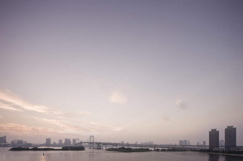 无人,高楼大厦,横图,室外,白天,正面,旅游,度假,河流,美景,水,大桥,大厦,道路,建筑,立交桥,路,摩天大楼,桥梁,公路,东京,日本,亚洲,阴影,光线,影子,河水,景观,水流,云,云朵,高架,斜拉桥,桥,交通,云彩,娱乐,蓝色,白云,蓝天,天空,阳光,自然,天,享受,休闲,景色,放松,自然风光,东亚,本州,关东地方,本州岛,日本国,东京都,马路,彩图,大楼,高层建筑,高楼,摩天楼